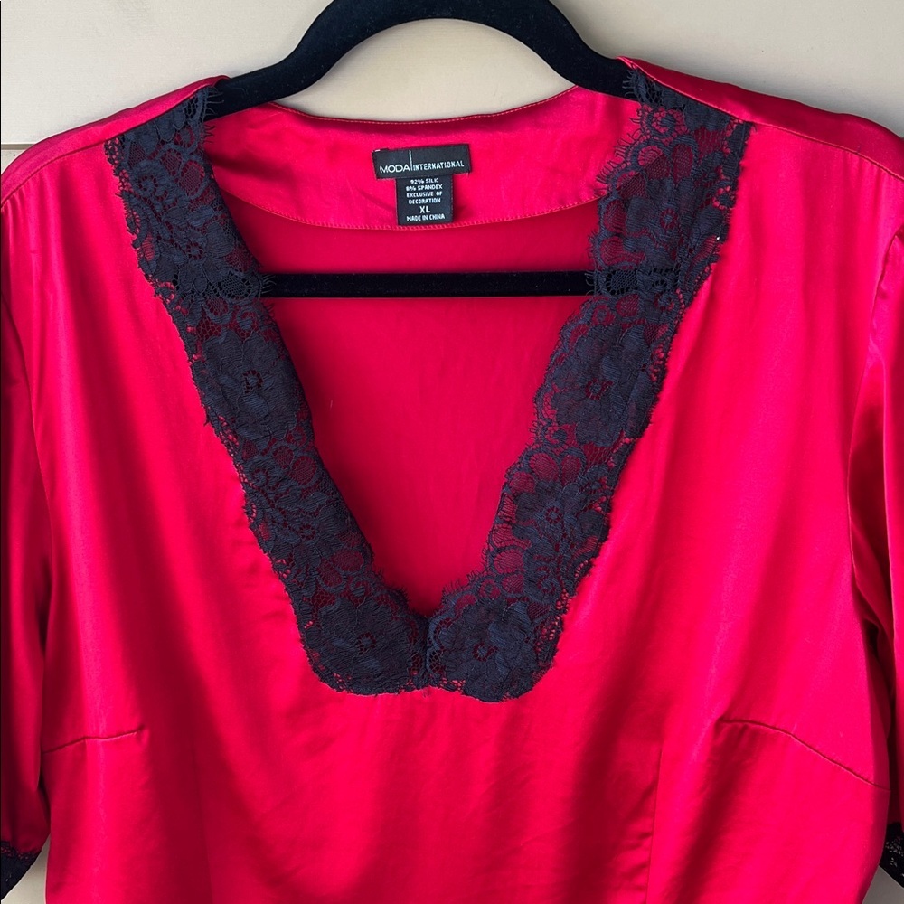 Moda International Red Silk Top With Black Lace Trim Side Zip Size XL - Picture 2 of 7